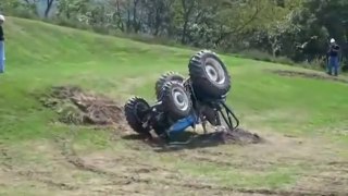 Traktor nesrece , tractor crash compilation , traktor fail compilation