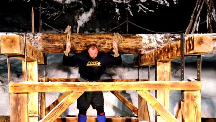 Hafthór Björnsson alias La Montagne bat un record du monde en portant 645 kg