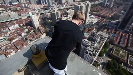 40 STORY BUILDING CLIMB and handstand on the edge!_ stomach turning
