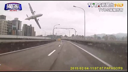 Crash de l'avion TransAsia à Taipei (HD)  4/02/2015