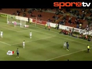 Ronaldinho'dan rakibine mükemmel hareket!