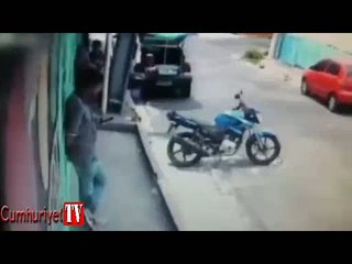 Silahlı gasp dehşeti kamerada