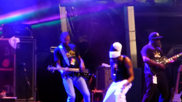 yaniss odua et artikal band chalawa (live) rototom 2014