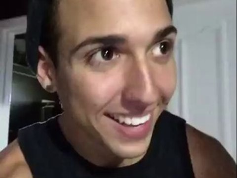 HE THINKS HES KATY PERRY