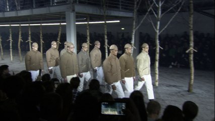 Moncler Gamme Bleu homme automne-hiver 2015-2016 à Milan