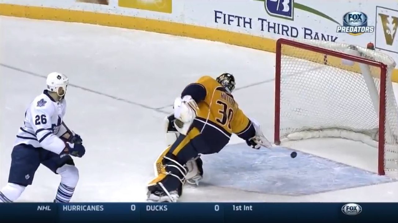 Le geste spectaculaire de Carter Hutton (Hockey sur glace)