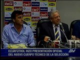 Gustavo Quinteros fue presentado como DT de la 