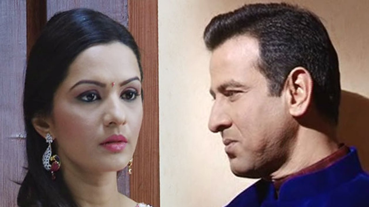 Ragini And Neil Get Locked In The Washroom | Itna Karo Na Mujhe Pyaar