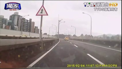 Taiwan Plane Crash Video, Extreme Close Up TransAsia Hits Bridge
