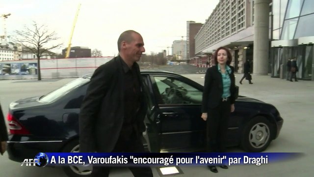 A la BCE, Varoufakis encouragé pour l'avenir par Draghi