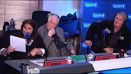 Descargar video: 60 ans Europe 1 : Duel de blagues entre Valérie Benaïm et Coluche