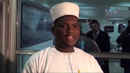 Çad’lı öğrenciden Davutoğlu’na şiir