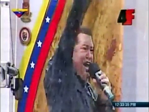Daniela Cabello y Omar Acedo cantan le dedican canción a Hugo CHavez