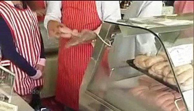 Imran Khan,s wife REHAM Khan (Pakistani Anchor) Cooking, Selling and Eating Pork in UK with Sexy Dance -#@_ Must Watch