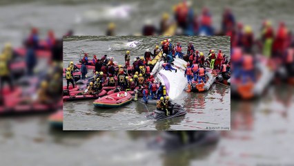 TransAsia Plane Crash Captured on Video | What's Trending Now