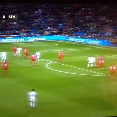 James Rodríguez marca gol de "palomita" contra el Sevilla