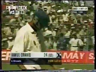 Shoaib Akhtar gets Dravid and Tendulkar on consecutive deliveries