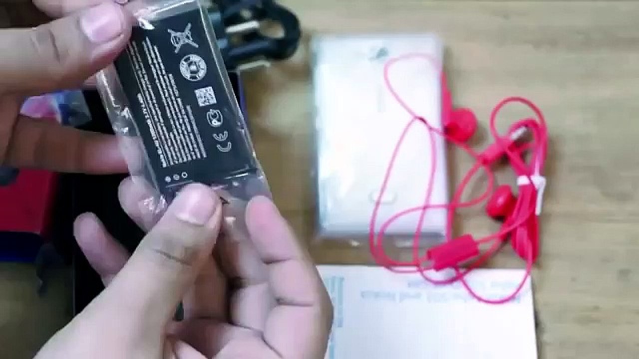 Nokia Asha 503 Dual Sim, White, Unboxing and Review