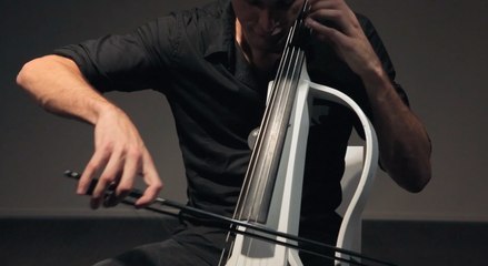 2CELLOS - Thunderstruck [LIVE]