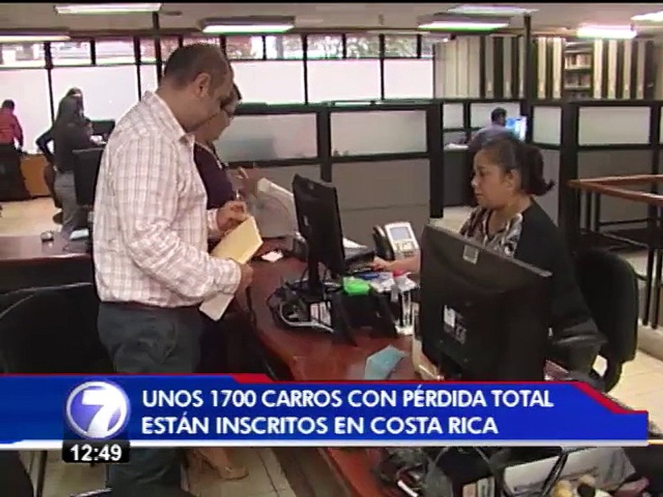 Según importador de carros usados, algunos comerciantes venden vehículos “chatarra”