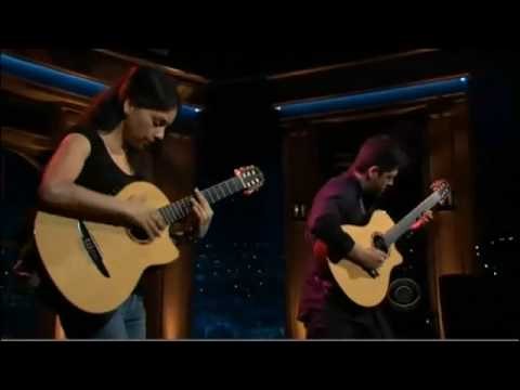 Craig Ferguson 10 28 9E Late Late Show Rodrigo Y Gabriela