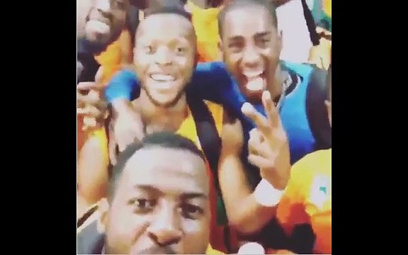 Côte-d'Ivoire joueurs célèbrent qualification pour final Coupe d'Afrique des Nations Touré Gervinho