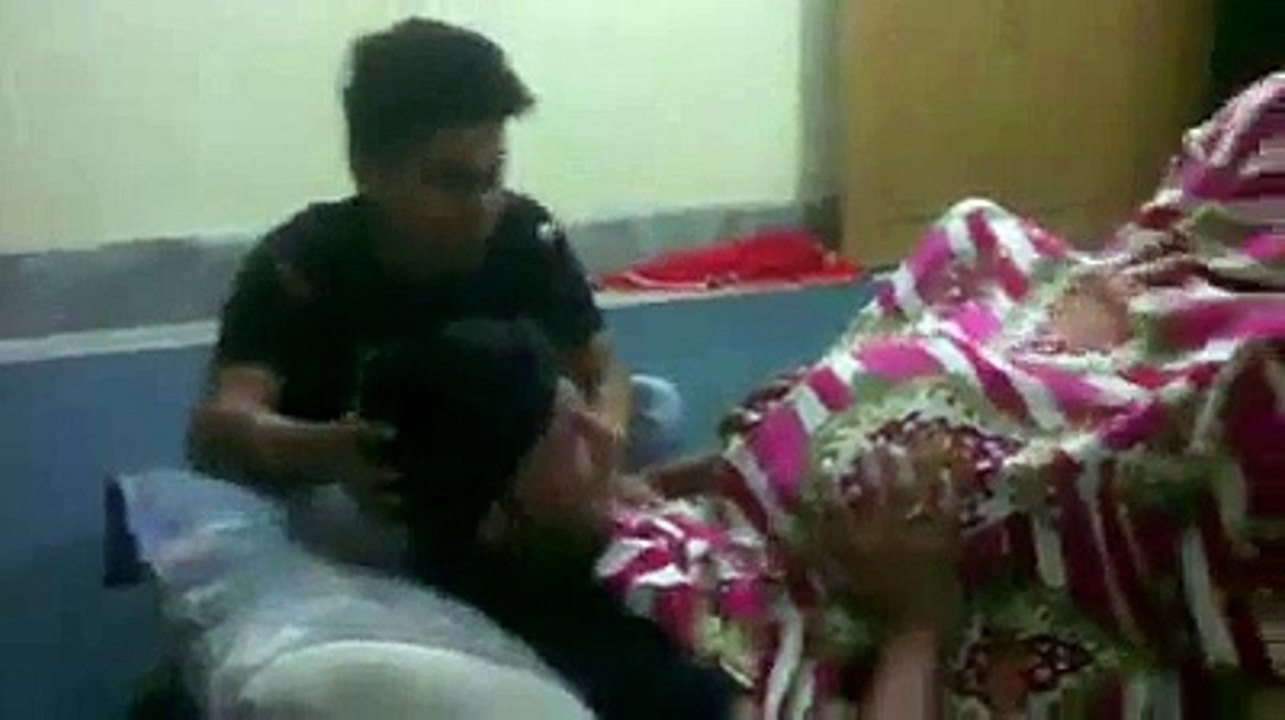 Funny Guys doing pregnancy