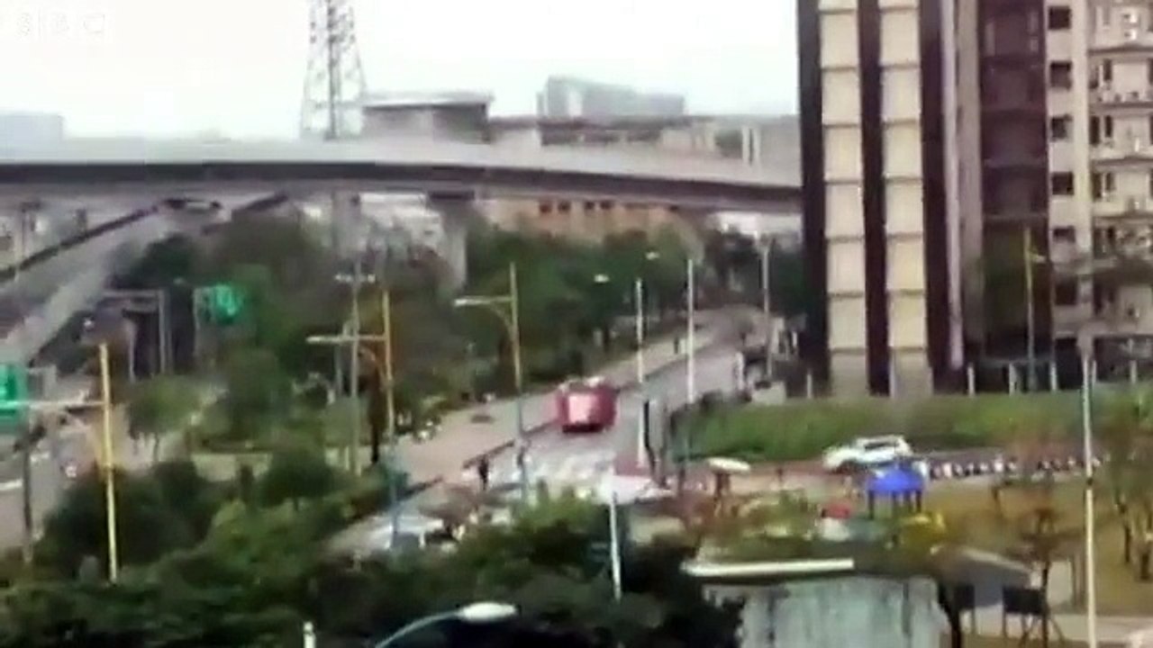 BBC News - TransAsia crash- 'I saw the plane drop down very quickly'