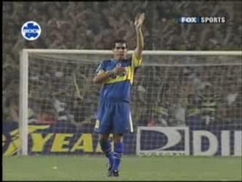 Carlitos Tevez ((By Santi))
