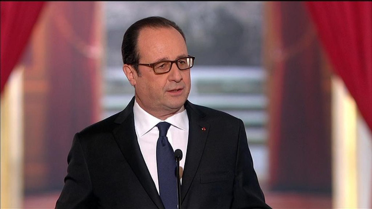 Hollande annonce la création d'une "contrat civique pour les jeunes"