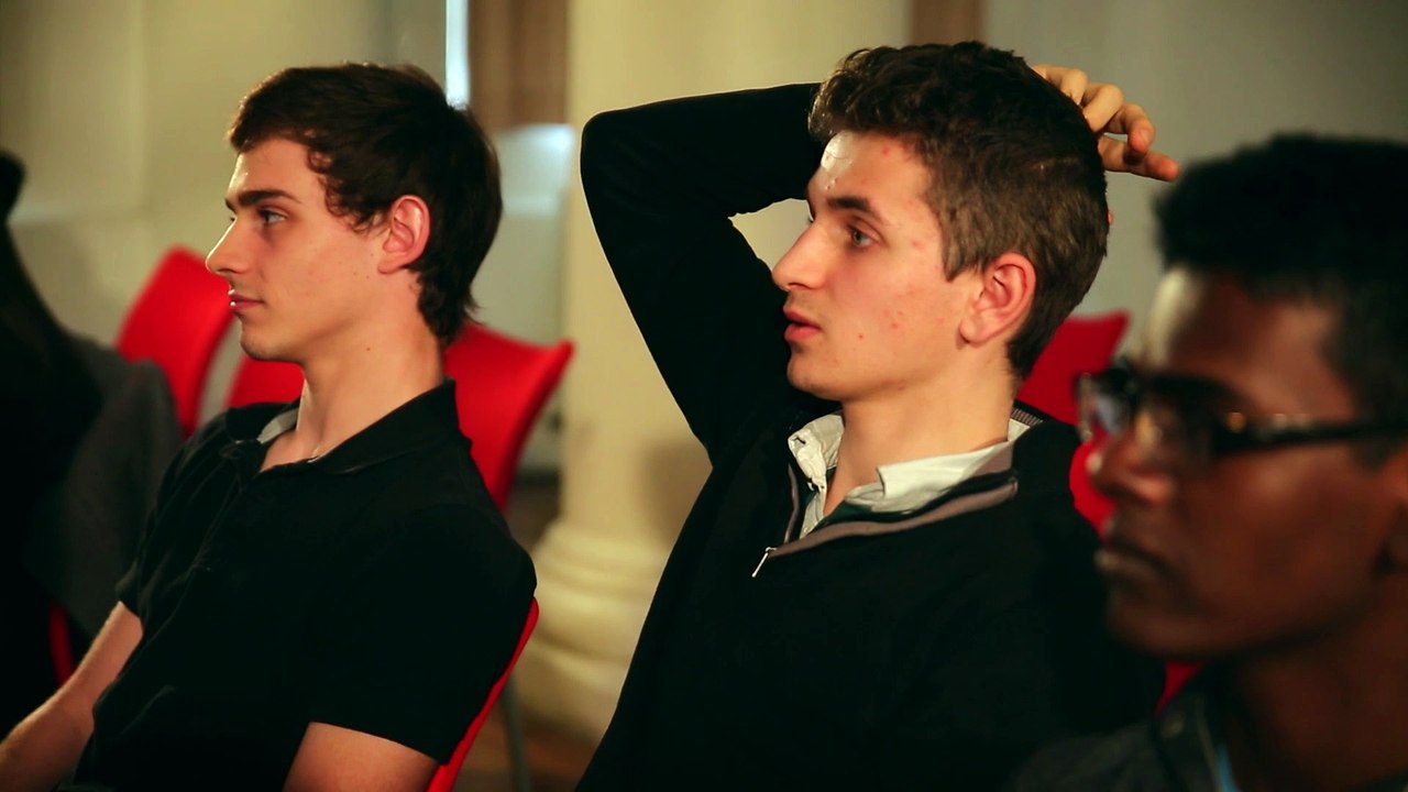 Trois coups contre les violences conjugales