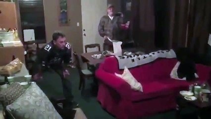 Maçı Kaybedince Televizyona Kafa Attı