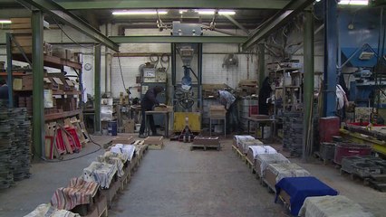 Grande Bretagne: dans l'atelier de fabrication des BAFTA