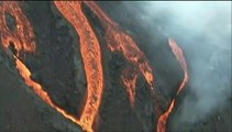 A La Réunion, le Piton de la Fournaise continue de cracher de la lave