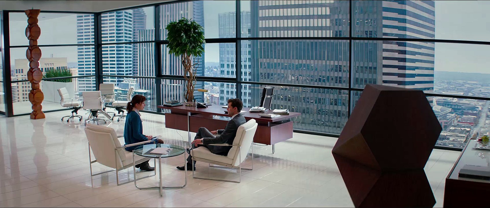 Cinquante Nuances de Grey / vidéo "Le Monde de Christian Grey" VF [Au cinéma le 11 février]