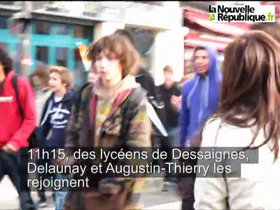 Un bon millier de lycéens dans la rue à Blois contre la réforme des retraites