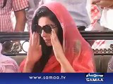 Watch Pakistani Hot Actress Meera Unique Namaz