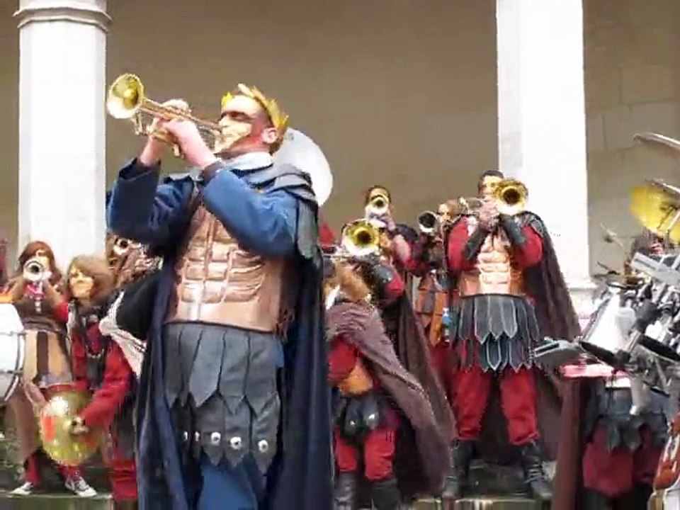 Carnaval dans les rues de Blois (41)