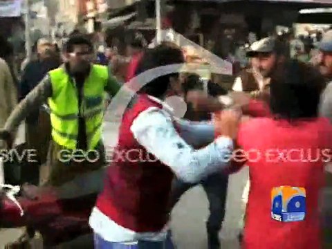 Biker beaten for not paying parking charges in Faisalabad-Geo Reports-05 Feb 2015