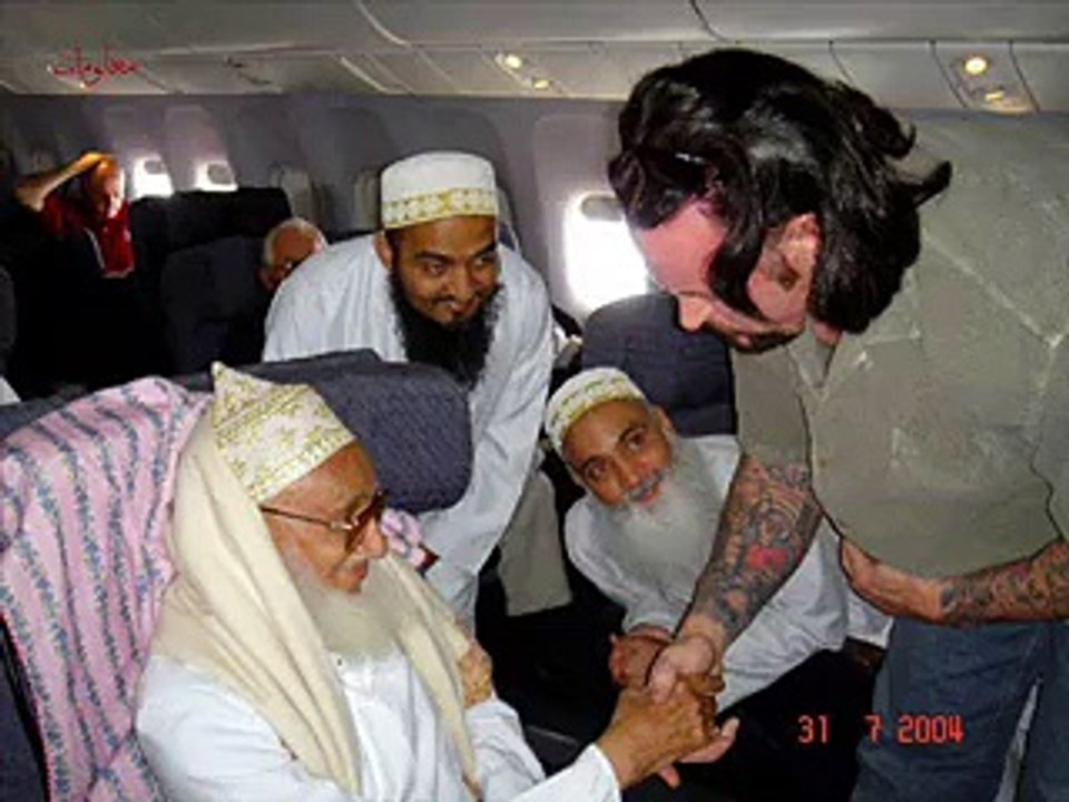 undertaker meets the haaji in aeroplane
