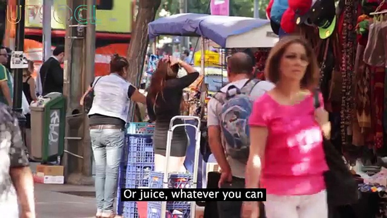 YouTube: Lo que consigue una mujer con un vestido sexy