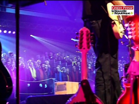 I Muvrini et 500 choristes à Poitiers