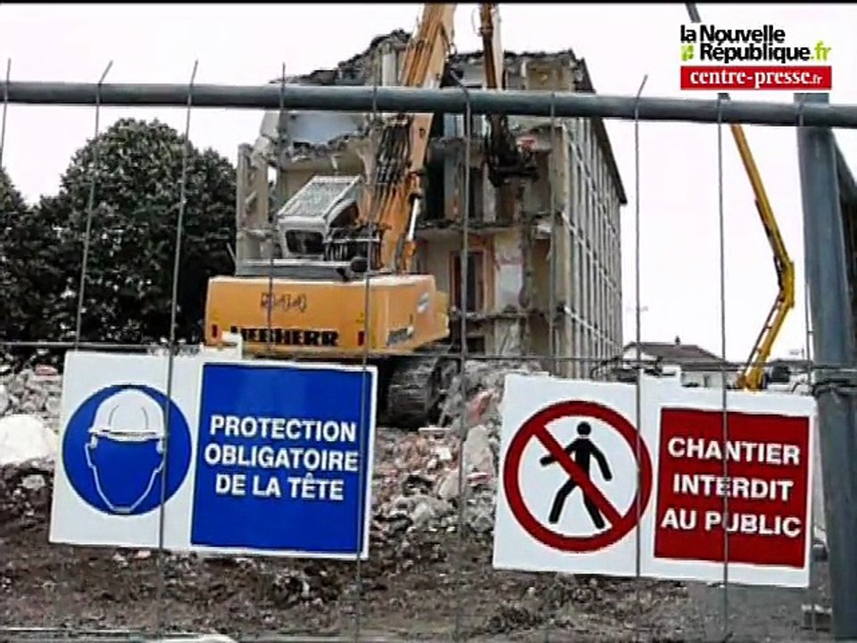 Châtellerault : le premier immeuble de la cité des Loges démoli