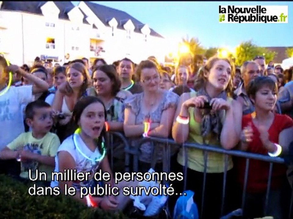 Mickaël Miro chante son dam-dam-déo à Villebarou
