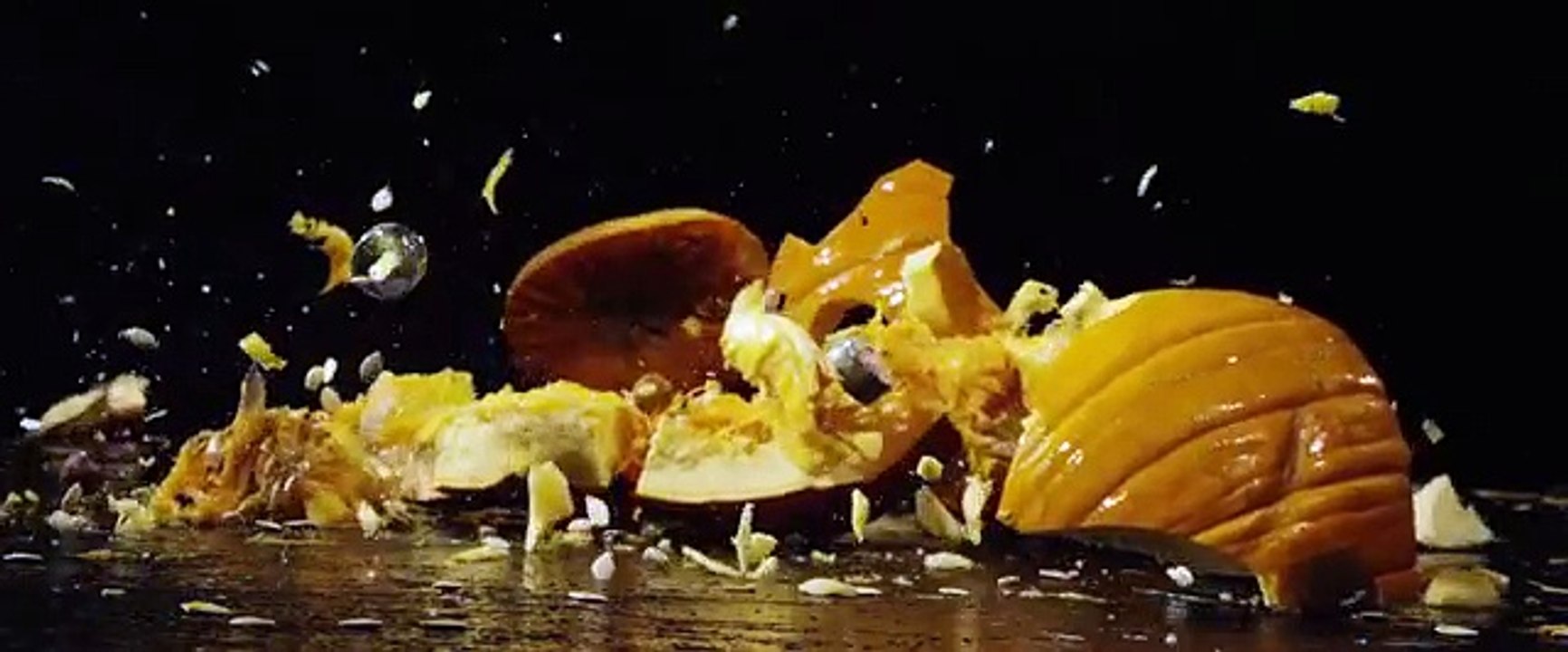 Smashing Pumpkins in slow motion - 1000 FPS