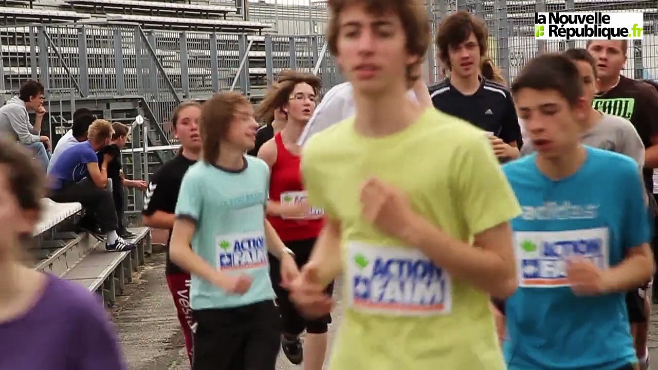 Les élèves courent contre la faim au stade René Gaillard