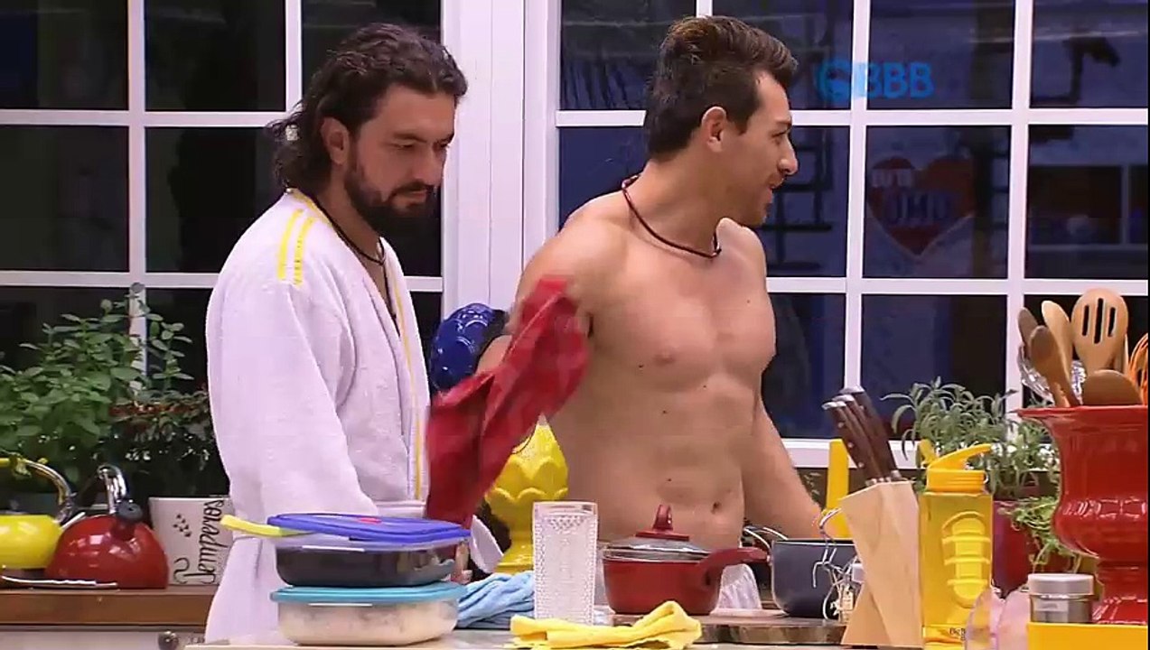 Cezar brinca com Tamires por ela nao ter ido na academia 05/02