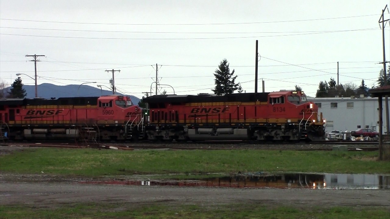 BNSF Oil Train at Burlington, WA