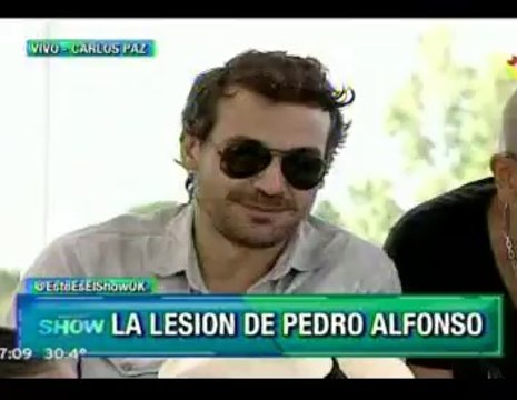 Paula en Este es el Show 2 (Pedro y elenco festejando éxito Casa Fantasma 1) - 05 de Febrero