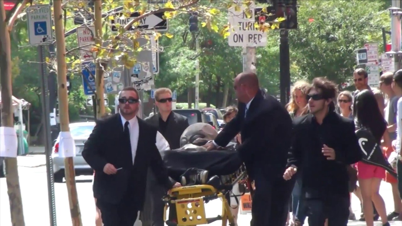 Men In Black _ Alien Prank